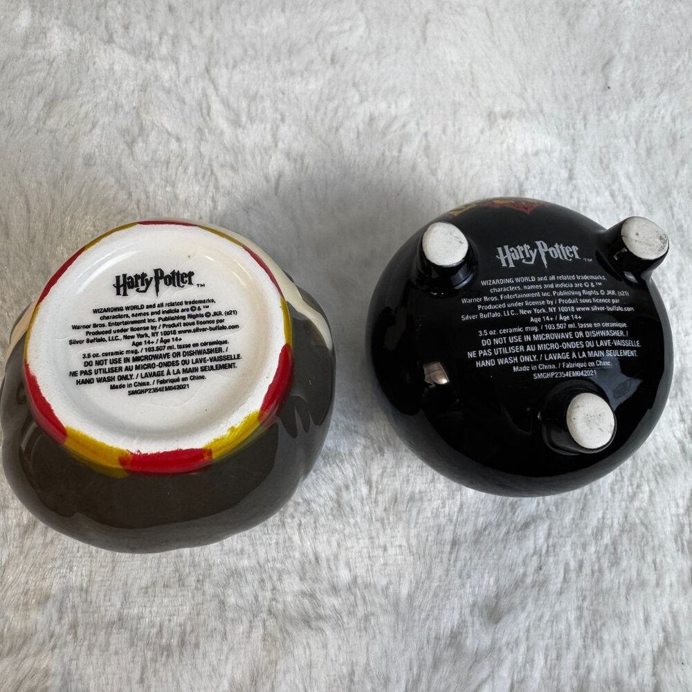 Harry Potter Ceramic Sculpted Mini Cup Set Of Two 3.5 Oz Gryffindor Design new - Picture 5 of 6